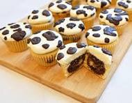 cow cupcake cake